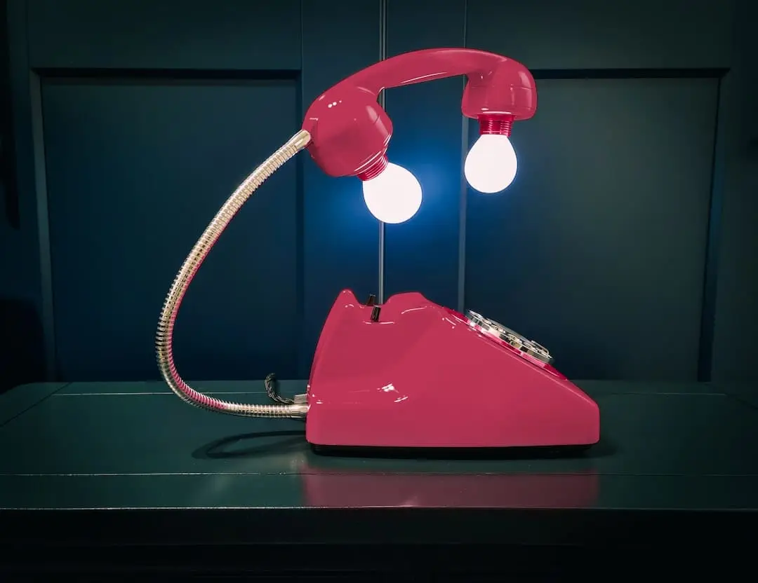 Bordslampa retro – gör skrivbordet trendigt illustration