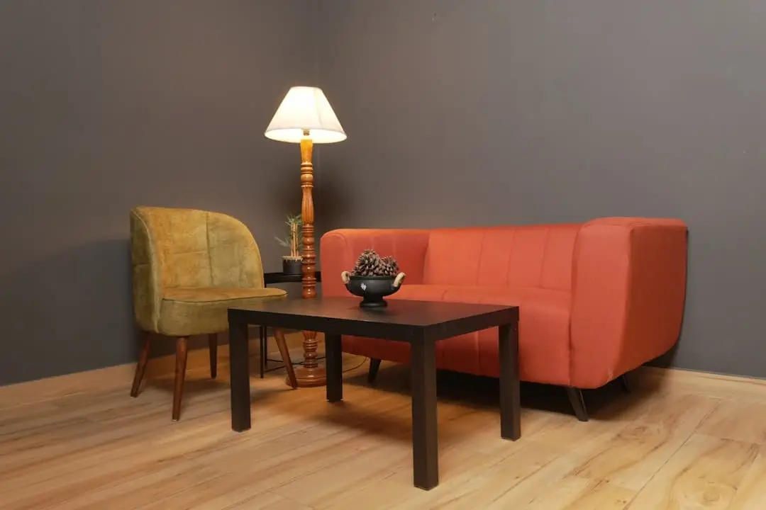 Så ger en orange fåtölj nytt liv åt hemmet illustration